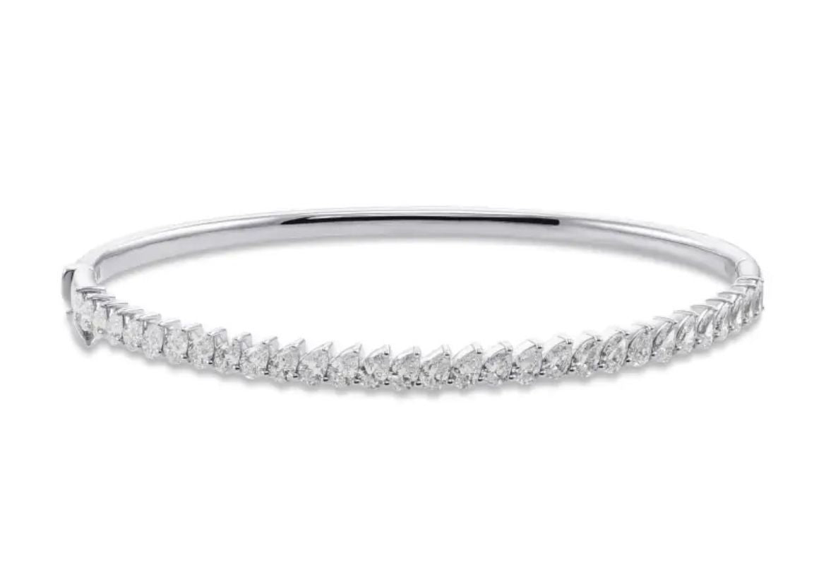 Premium Pear Diamond Bracelet – Elegant Diamond-Studded Gold Bracelet