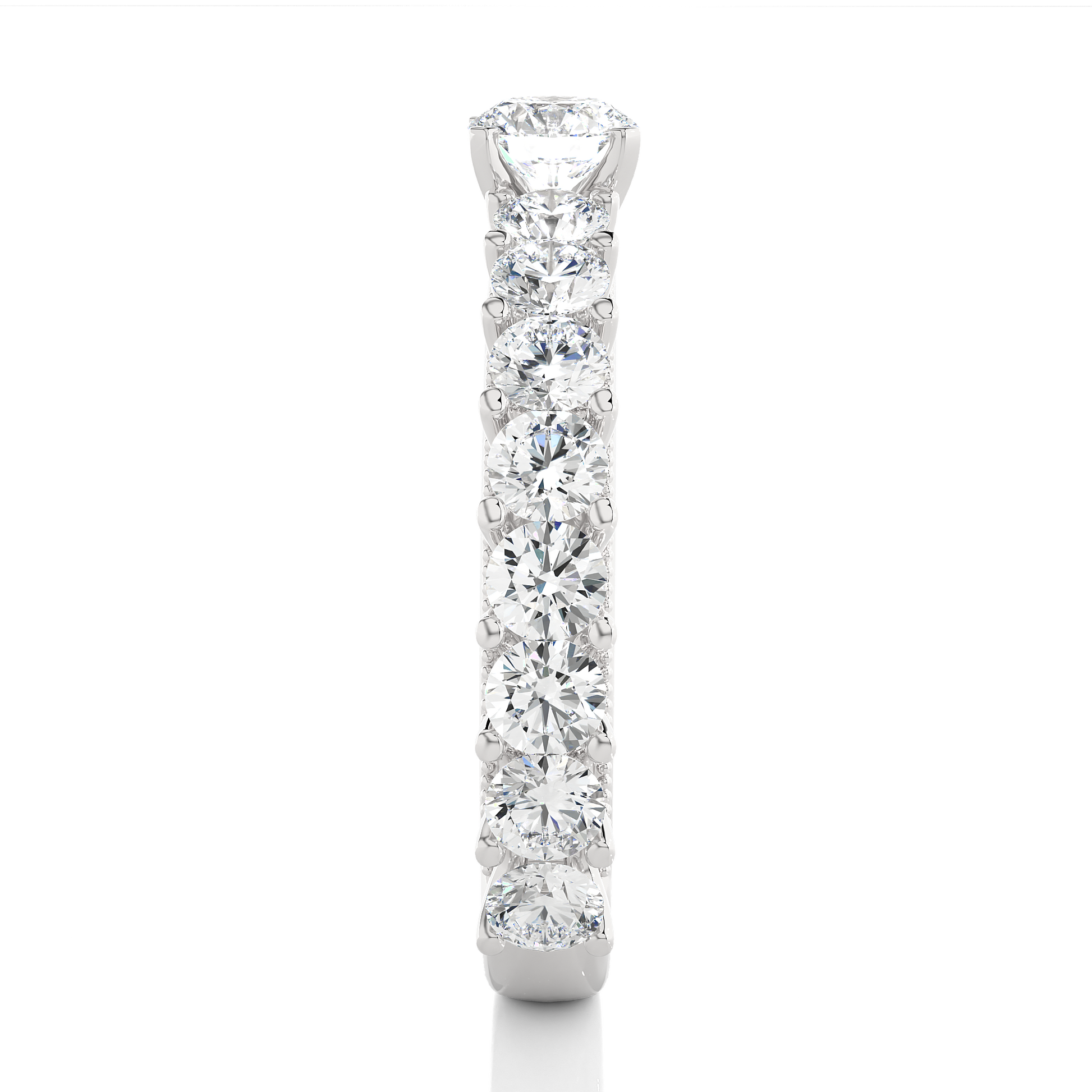 Round Diamond Ring – Solitaire Diamond with Smaller Diamonds