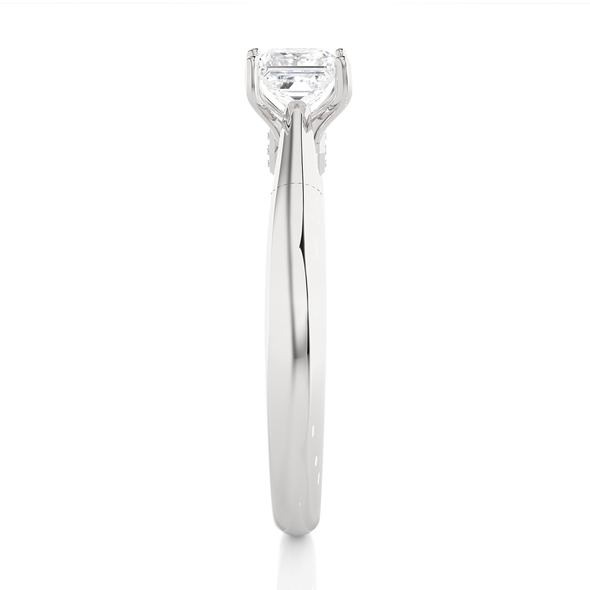 Round + Princess Diamond Ring – Elegant Diamond Pairing in Gold