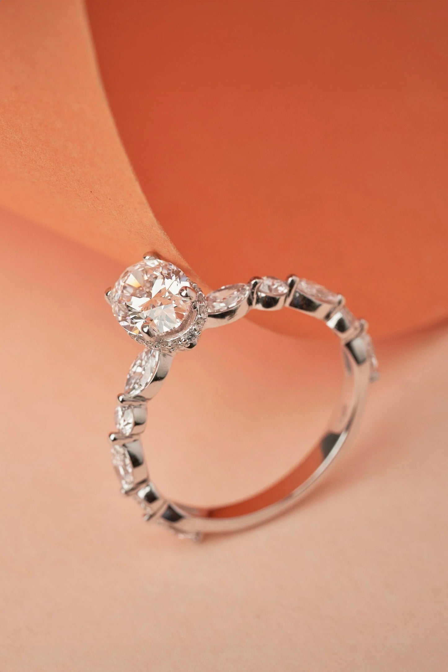 Oval ring