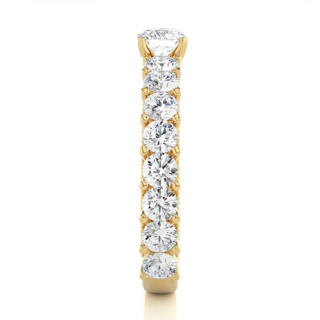 Round Diamond Ring – Solitaire Diamond with Smaller Diamonds
